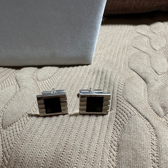 Silver and Black enamel Cufflinks - Picture 10 of 16